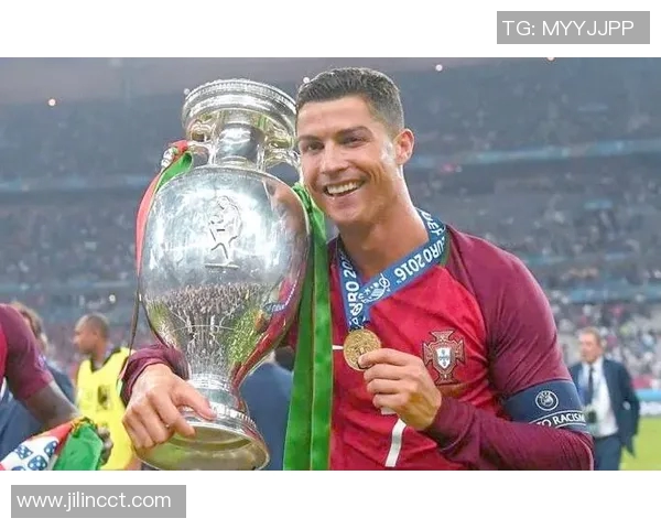 足球明星Qa开头的传奇故事与他们的辉煌成就揭秘 足球明星Qa开头的传奇故事与他们的辉煌成就揭秘