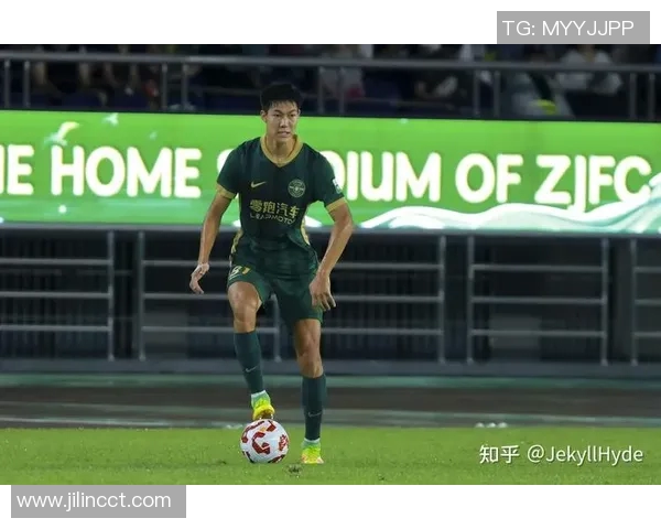 足球明星的成长之路从青训到职业生涯的全方位解析与制作方法