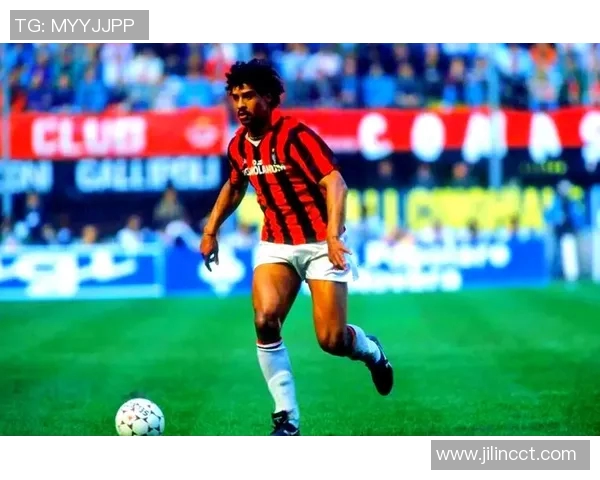 40位足球明星的妻子们生活揭秘她们背后的故事与风采 40位足球明星的妻子们生活揭秘她们背后的故事与风采