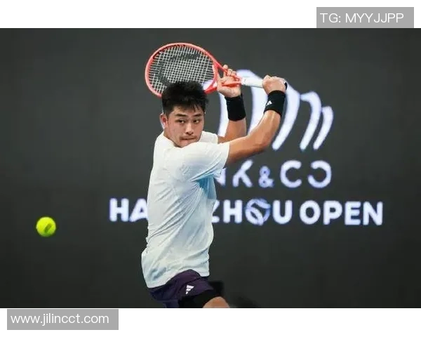 全国锦标赛回顾：杭州网球队默契配合展现团队精神与竞技实力